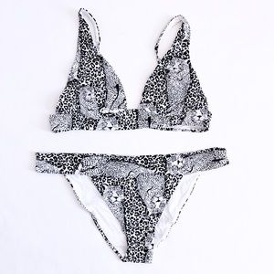 NWOT Zulu & Zephyr Bikini Swimsuit, Black and White Print, US Size 10 (AUS 14)